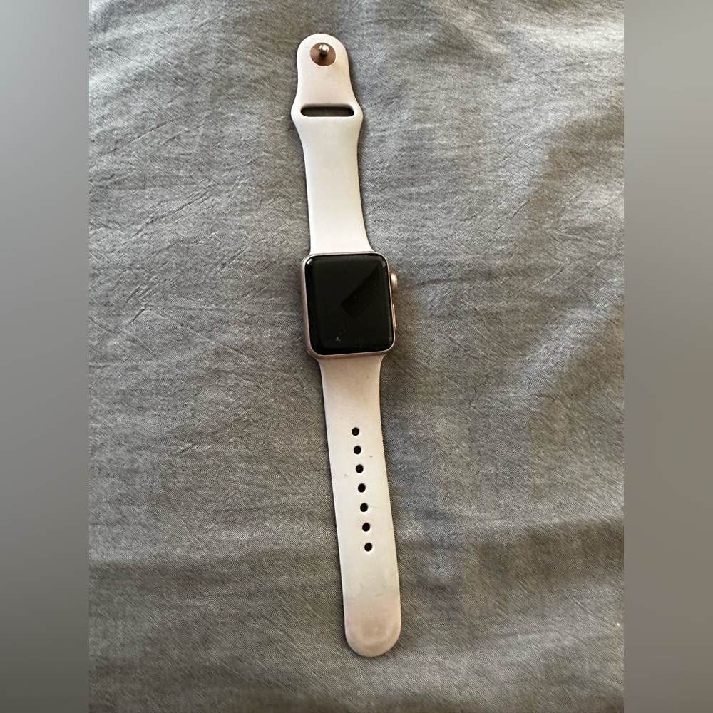 Series 3 Apple Watch - gold face with blush band